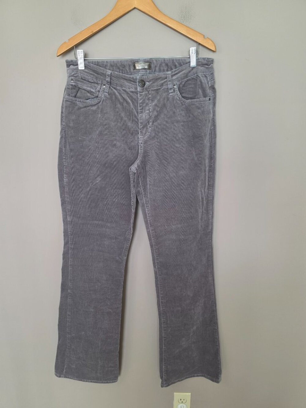 Kut from the Kloth Karen Baby Bootcut Mid-Rise Gray Corduroy Pants Size 12 NWOT - Picture 12 of 13